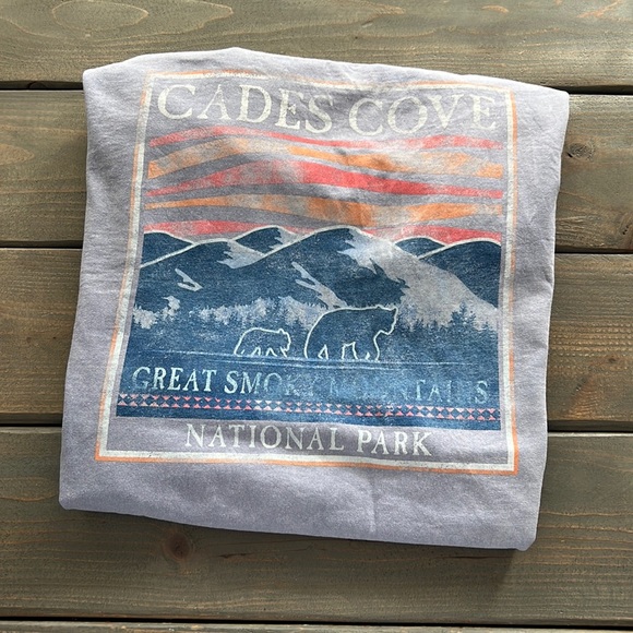 Gildan Tops - Cades Cove graphic vacation tee XL
